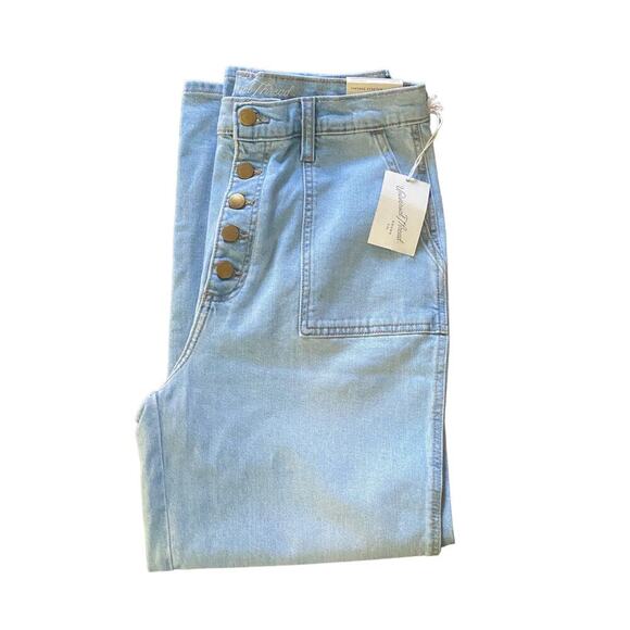 NWT Universal Thread Light Wash Blue Denim Vintage Jeans Women's Size 8 - Picture 2 of 12